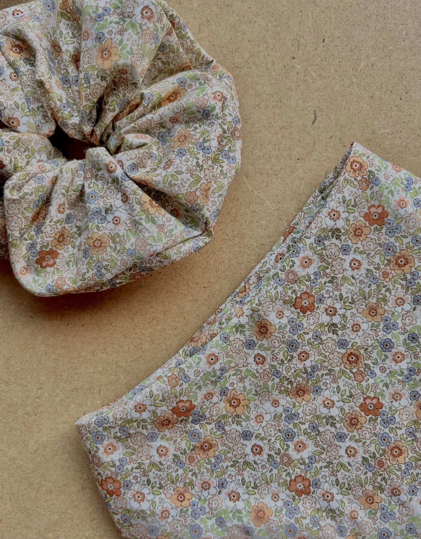 Fleurs pastel, Chouchou en coton Atelier Louise
